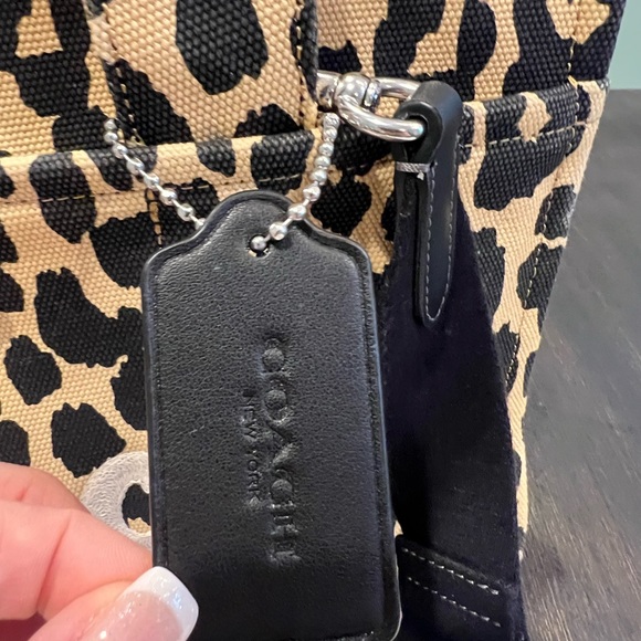 Coach Cargo Tote Leopard Print - Picture 4 of 12